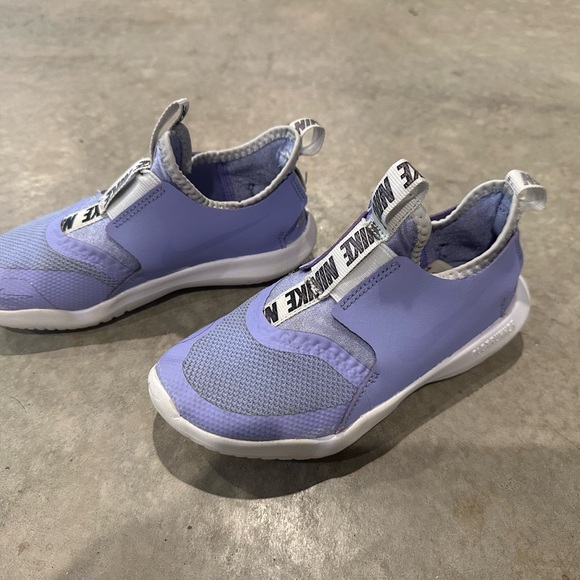 Girls Nike flex size 13 - Picture 2 of 5
